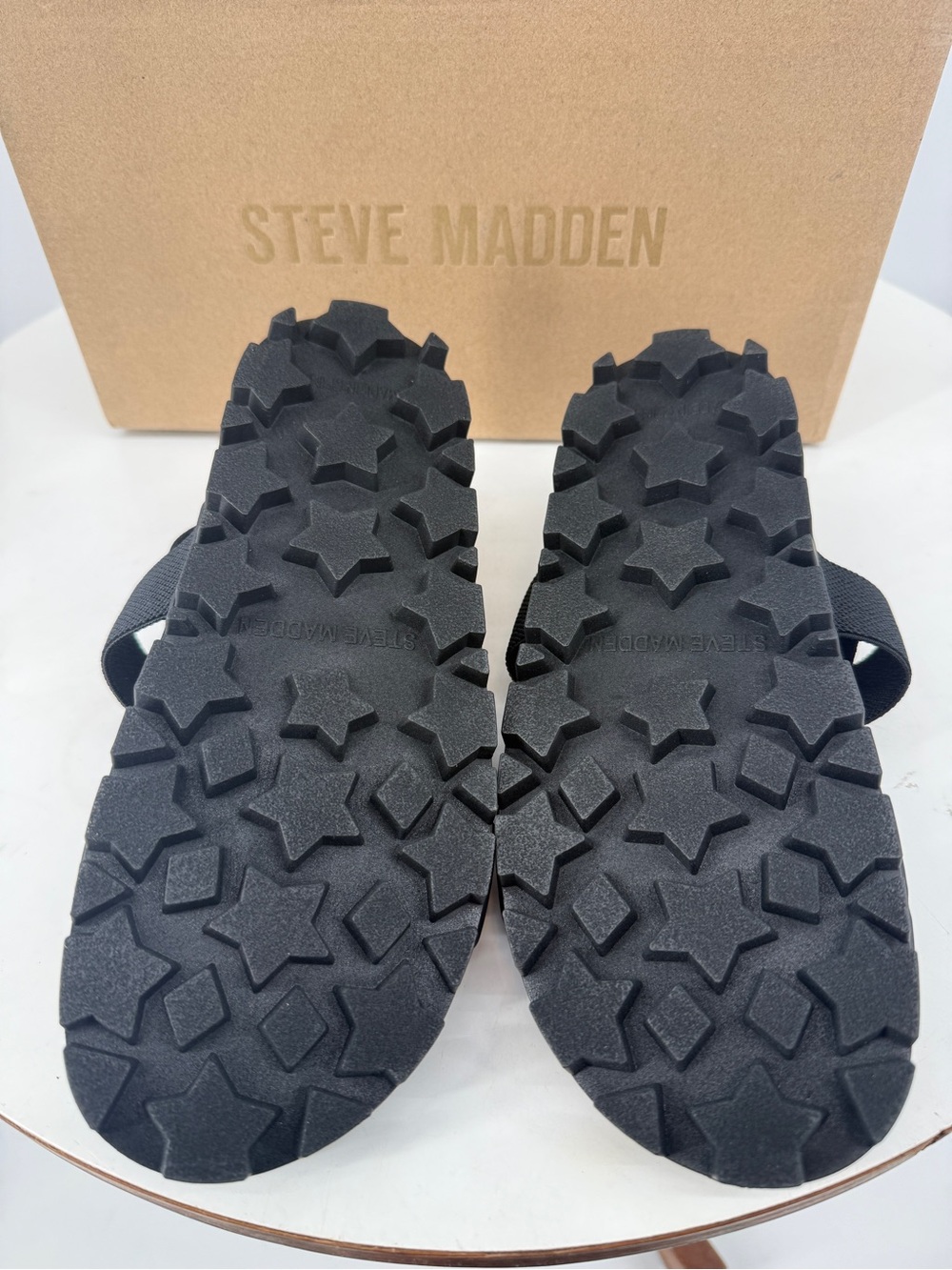 Steve Madden Landmark Black Lug Sole Elastic Strap Sandals NIB Size 6.5 - Picture 6 of 8